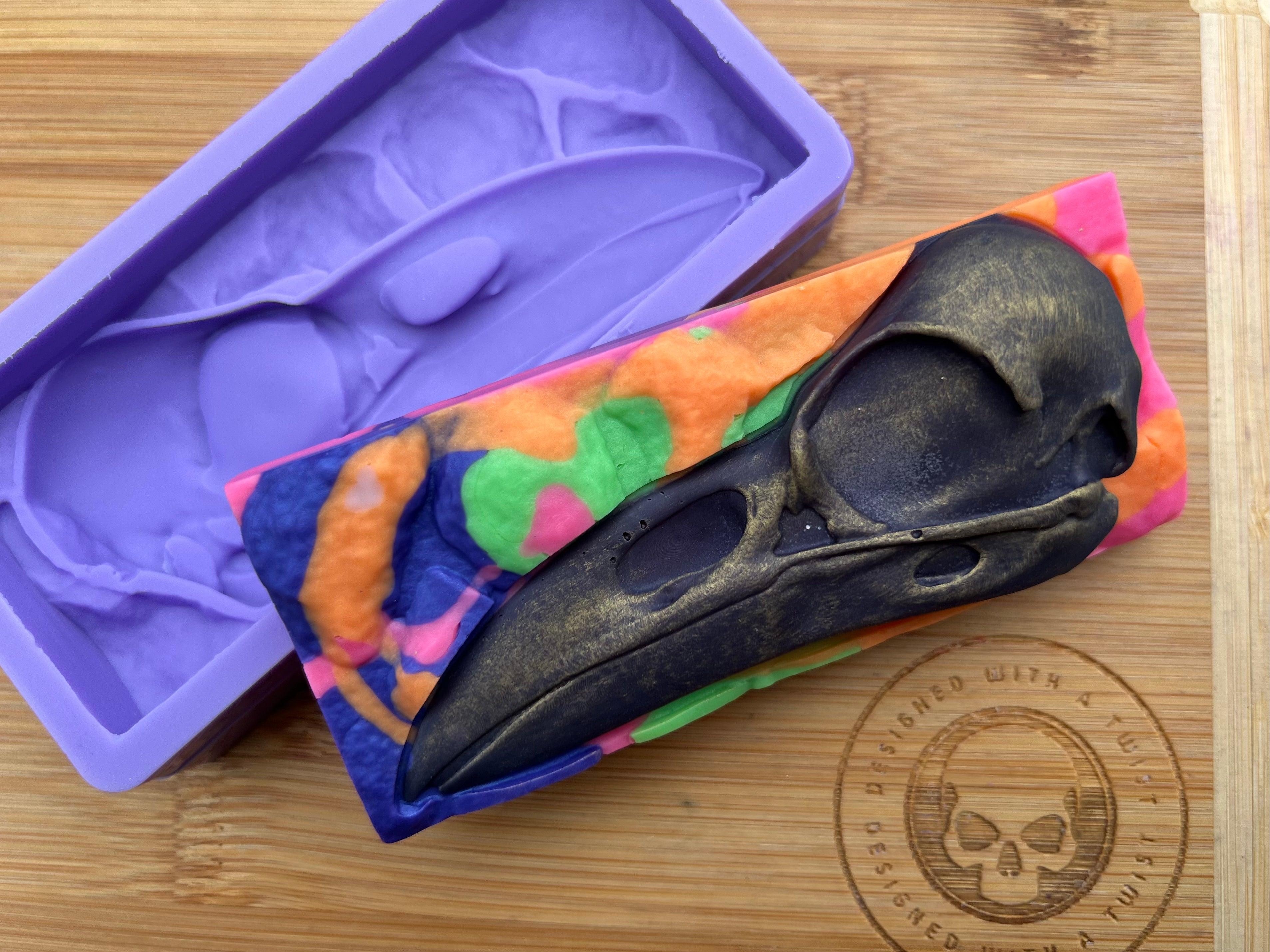 3D Raven Skull Snapbar Silicone Mold - Designed with a Twist - Top quality silicone molds made in the UK.