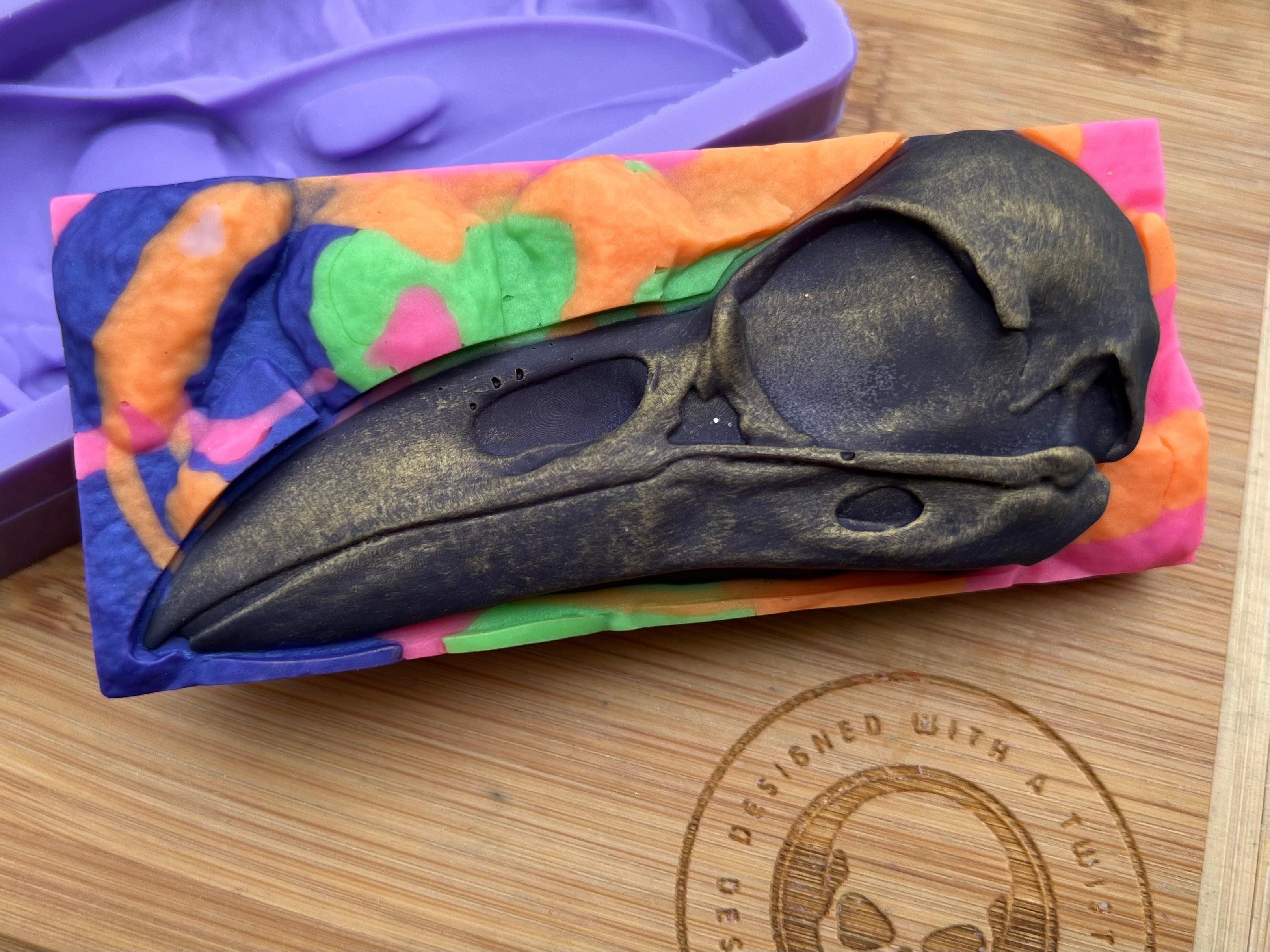 3D Raven Skull Snapbar Silicone Mold - Designed with a Twist - Top quality silicone molds made in the UK.