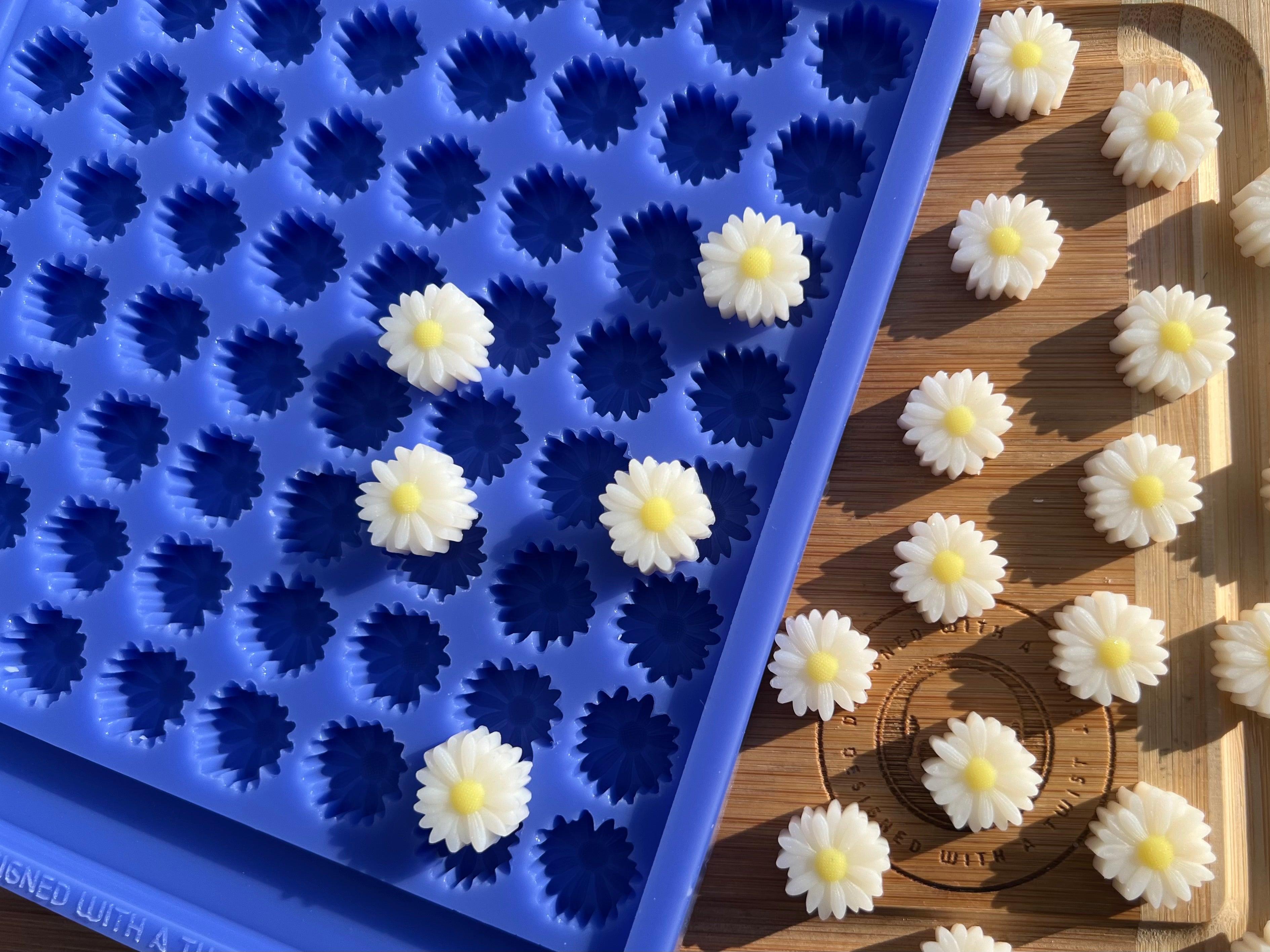 Daisy Scrape n Scoop Wax Silicone Mold - Designed with a Twist - Top quality silicone molds made in the UK.