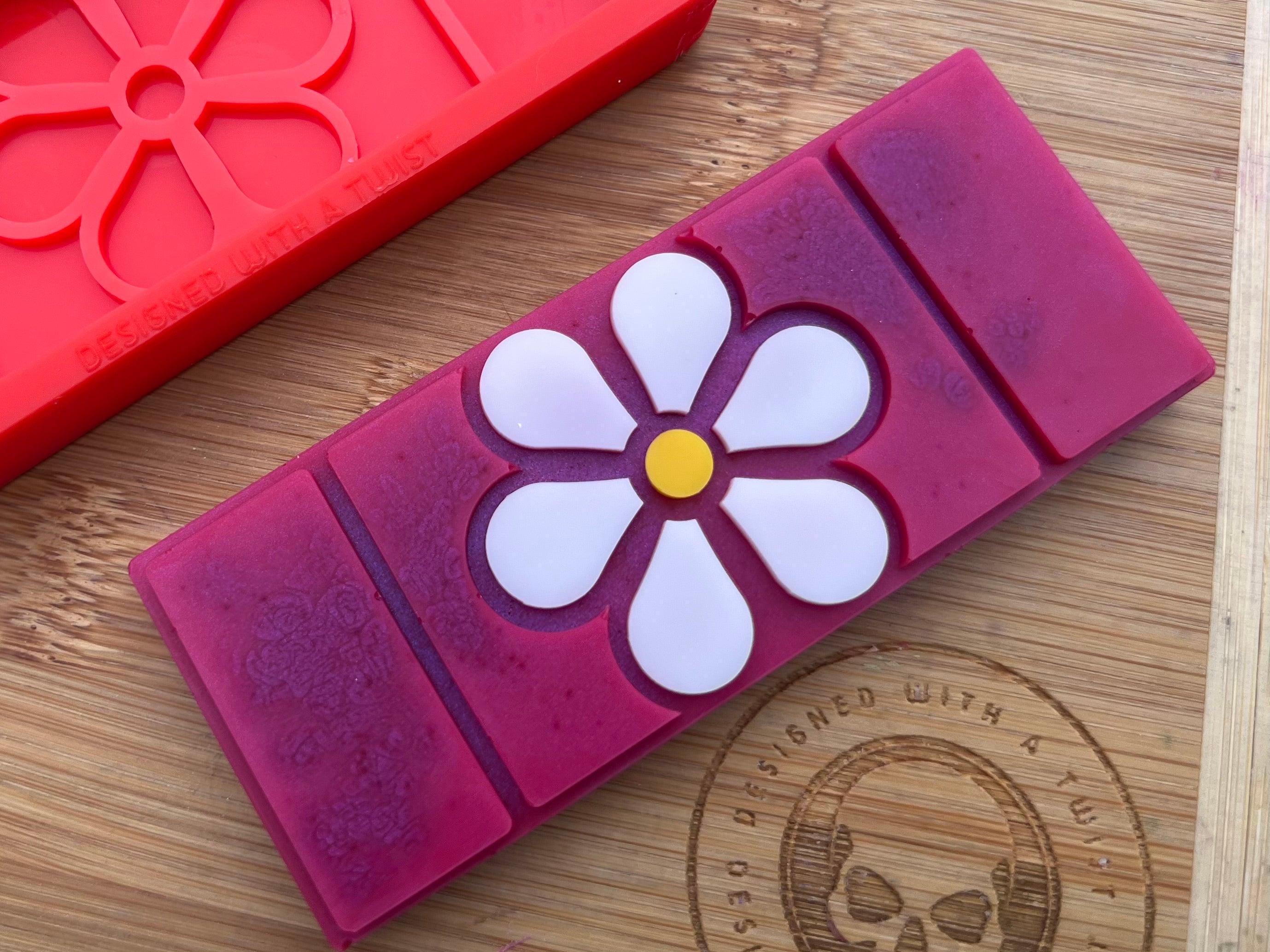 Daisy Flower Snapbar Silicone Mold - Designed with a Twist - Top quality silicone molds made in the UK.