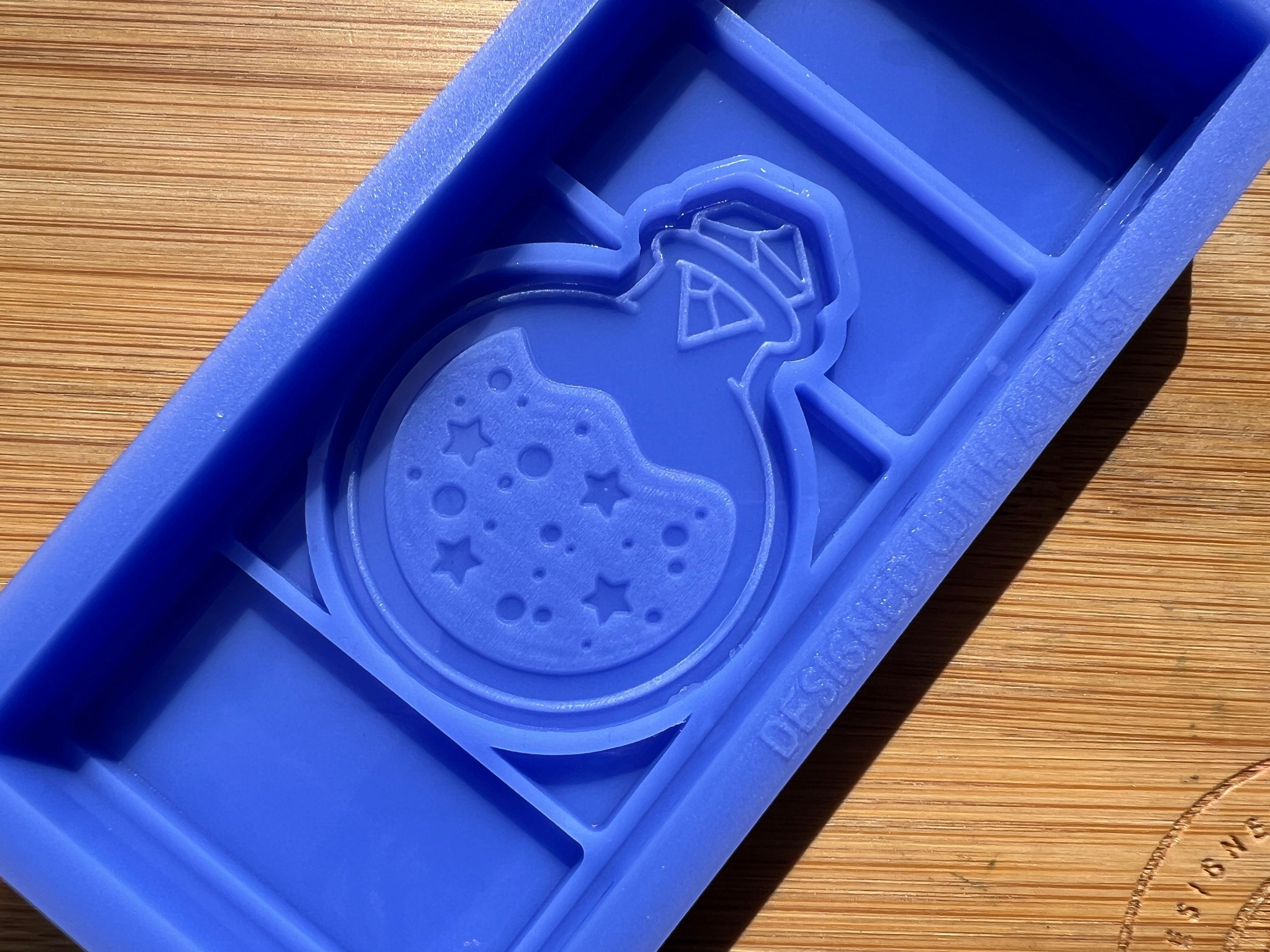 Moon Water Snapbar Silicone Mold - Designed with a Twist - Top quality silicone molds made in the UK.