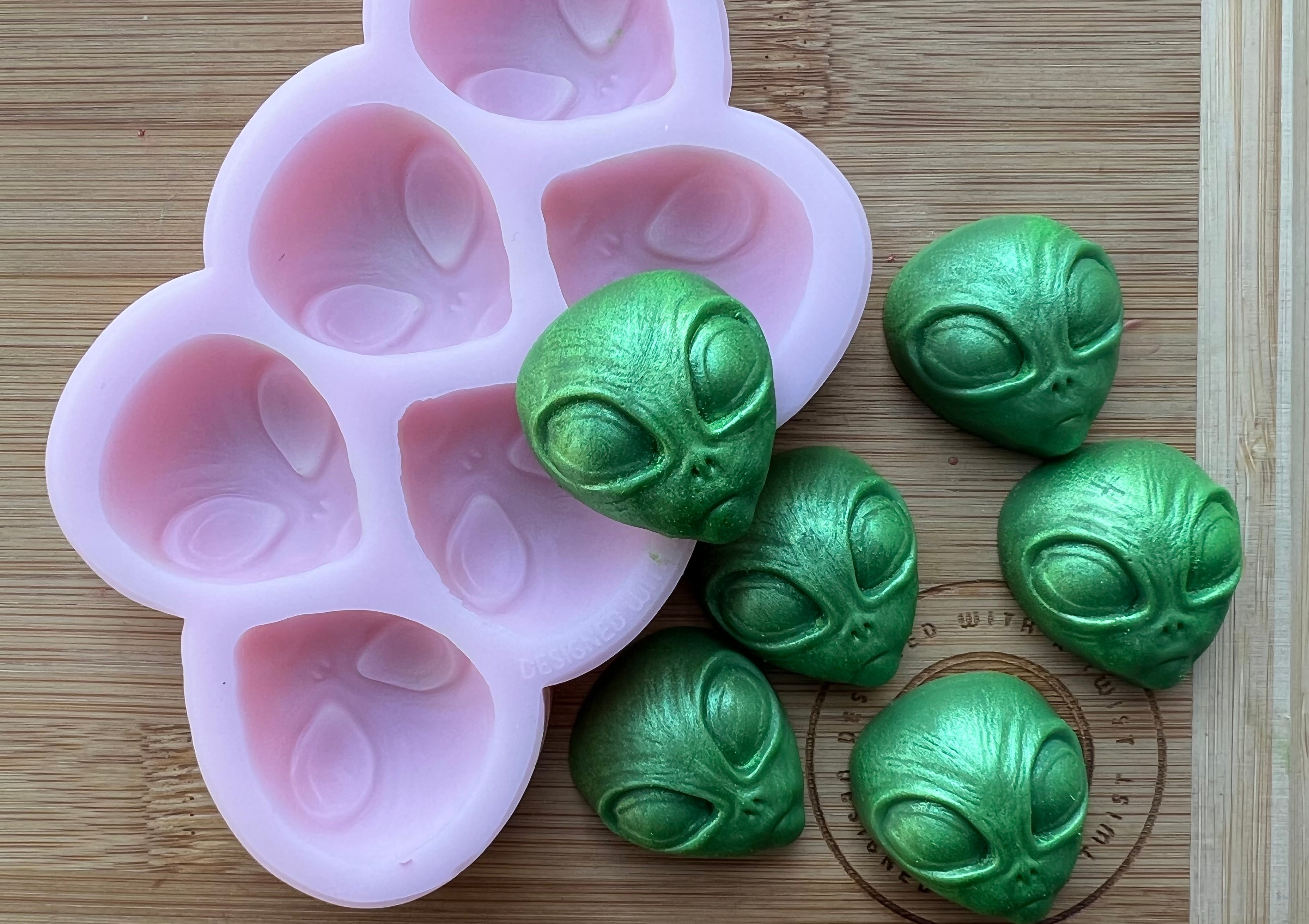 3d Alien Head Wax Melt Silicone Mold - Designed with a Twist  - Top quality silicone molds made in the UK.